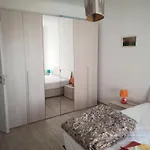 Grand F2 60mq Centre Antibes, Proche Plages, Commerces, 2 Balcons, Parking, Train, Bus, Deco Vintage, Pet Friendly * Антиб