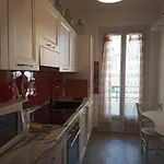 Grand F2 60mq Centre Antibes, Proche Plages, Commerces, 2 Balcons, Parking, Train, Bus, Deco Vintage, Pet Friendly * Антиб