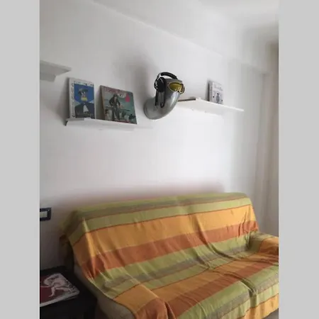 Apartment Grand F2 Antibes: Vintage Charm, Proximity & Pet-friendly