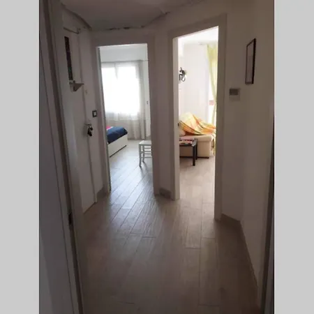 Grand F2 Antibes: Vintage Charm, Proximity & Pet-friendly Antibes