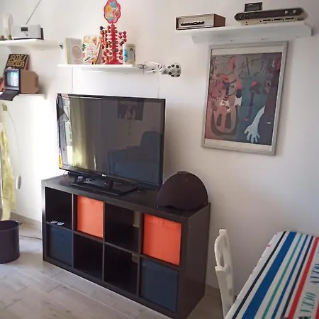 Grand F2 Antibes: Vintage Charm, Proximity & Pet-friendly Apartment Antibes