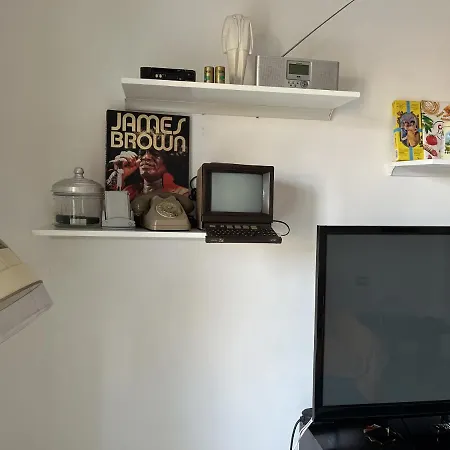 Grand F2 60mq Centre Antibes, Proche Plages, Commerces, 2 Balcons, Parking, Train, Bus, Deco Vintage, Pet Friendly *