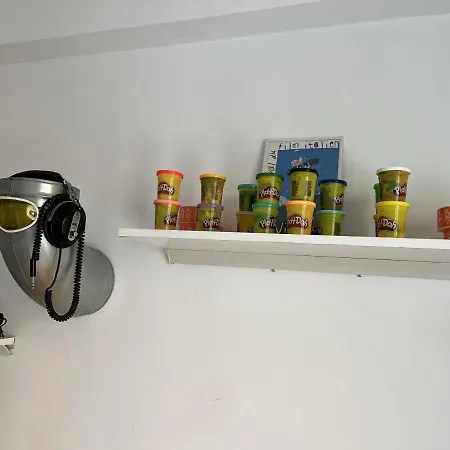 Grand F2 60mq Centre Antibes, Proche Plages, Commerces, 2 Balcons, Parking, Train, Bus, Deco Vintage, Pet Friendly