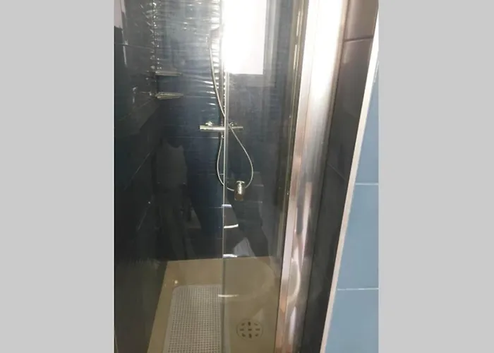 Grand F2 60mq Centre Antibes, Proche Plages, Commerces, 2 Balcons, Parking, Train, Bus, Deco Vintage, Pet Friendly Appartement *