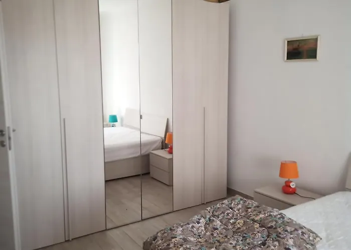 Grand F2 60mq Centre Antibes, Proche Plages, Commerces, 2 Balcons, Parking, Train, Bus, Deco Vintage, Pet Friendly * Antibes