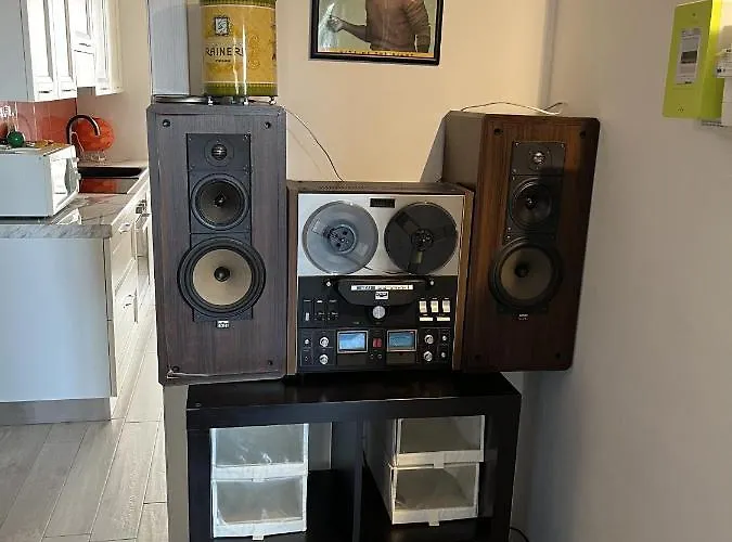 Grand F2 60mq Centre Antibes, Proche Plages, Commerces, 2 Balcons, Parking, Train, Bus, Deco Vintage, Pet Friendly Appartement *