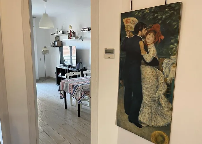 Grand F2 60mq Centre Antibes, Proche Plages, Commerces, 2 Balcons, Parking, Train, Bus, Deco Vintage, Pet Friendly Antibes