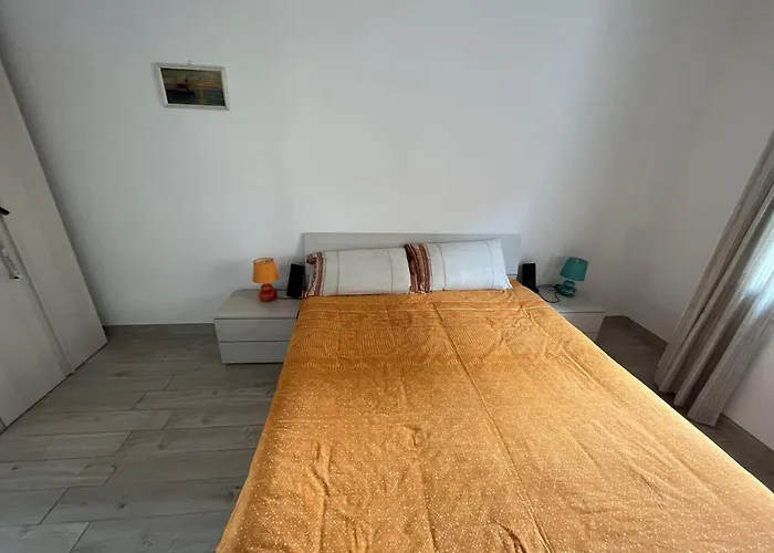 Grand F2 60mq Centre Antibes, Proche Plages, Commerces, 2 Balcons, Parking, Train, Bus, Deco Vintage, Pet Friendly Appartement Antibes