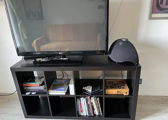 Grand F2 60mq Centre Antibes, Proche Plages, Commerces, 2 Balcons, Parking, Train, Bus, Deco Vintage, Pet Friendly Appartement