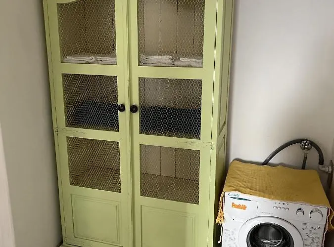 Grand F2 60mq Centre Antibes, Proche Plages, Commerces, 2 Balcons, Parking, Train, Bus, Deco Vintage, Pet Friendly Antibes