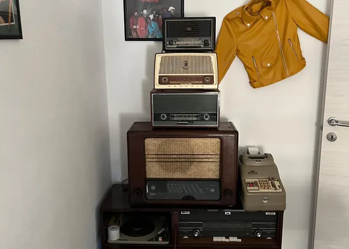 Grand F2 60mq Centre Antibes, Proche Plages, Commerces, 2 Balcons, Parking, Train, Bus, Deco Vintage, Pet Friendly Appartement Antibes