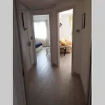 Grand F2 60mq Centre Antibes, Proche Plages, Commerces, 2 Balcons, Parking, Train, Bus, Deco Vintage, Pet Friendly Antibes