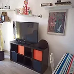 Grand F2 60mq Centre Antibes, Proche Plages, Commerces, 2 Balcons, Parking, Train, Bus, Deco Vintage, Pet Friendly Daire Antibes