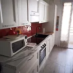 Grand F2 60mq Centre Antibes, Proche Plages, Commerces, 2 Balcons, Parking, Train, Bus, Deco Vintage, Pet Friendly Daire *