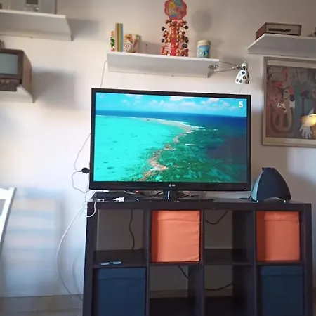 Apartment Grand F2 60mq Centre Antibes, Proche Plages, Commerces, 2 Balcons, Parking, Train, Bus, Deco Vintage, Pet Friendly Antibes