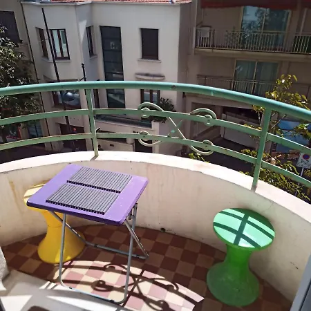 Appartamento Grand F2 60mq Centre Antibes, Proche Plages, Commerces, 2 Balcons, Parking, Train, Bus, Deco Vintage, Pet Friendly Antibes