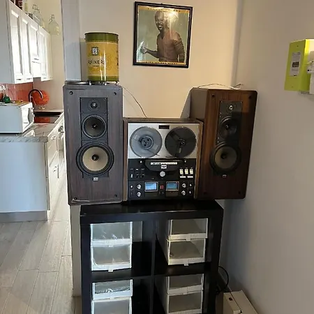 Grand F2 60mq Centre Antibes, Proche Plages, Commerces, 2 Balcons, Parking, Train, Bus, Deco Vintage, Pet Friendly Apartment *