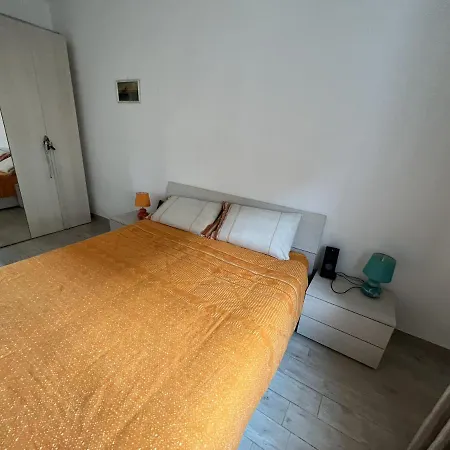 Grand F2 60mq Centre Antibes, Proche Plages, Commerces, 2 Balcons, Parking, Train, Bus, Deco Vintage, Pet Friendly Apartamento