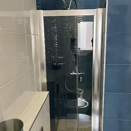 Grand F2 60mq Centre Antibes, Proche Plages, Commerces, 2 Balcons, Parking, Train, Bus, Deco Vintage, Pet Friendly Apartment Antibes