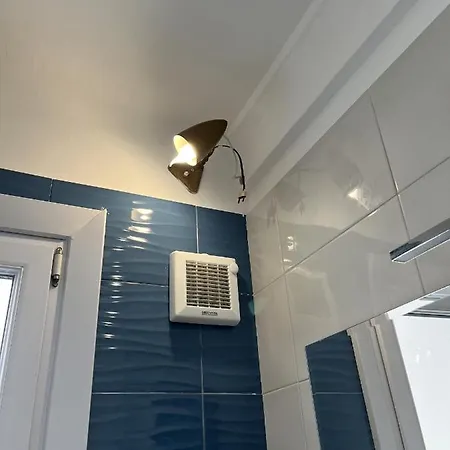 Apartment Grand F2 60mq Centre Antibes, Proche Plages, Commerces, 2 Balcons, Parking, Train, Bus, Deco Vintage, Pet Friendly