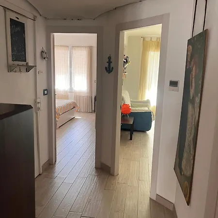 Grand F2 60mq Centre Antibes, Proche Plages, Commerces, 2 Balcons, Parking, Train, Bus, Deco Vintage, Pet Friendly Daire