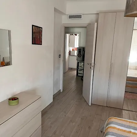 Grand F2 60mq Centre Antibes, Proche Plages, Commerces, 2 Balcons, Parking, Train, Bus, Deco Vintage, Pet Friendly Antibes