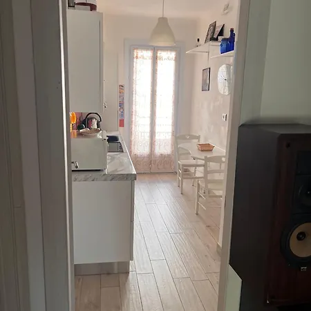 Daire Grand F2 60mq Centre Antibes, Proche Plages, Commerces, 2 Balcons, Parking, Train, Bus, Deco Vintage, Pet Friendly
