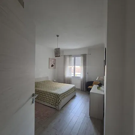 Apartamento Grand F2 60mq Centre Antibes, Proche Plages, Commerces, 2 Balcons, Parking, Train, Bus, Deco Vintage, Pet Friendly *