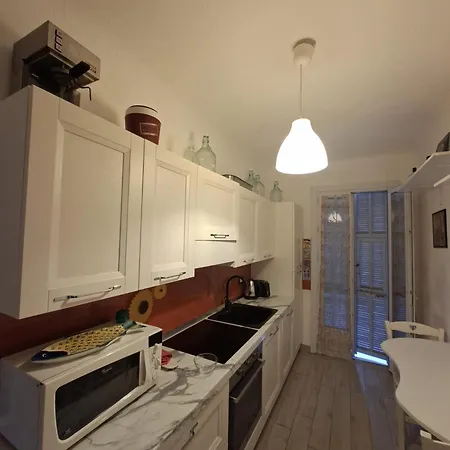 Grand F2 60mq Centre Antibes, Proche Plages, Commerces, 2 Balcons, Parking, Train, Bus, Deco Vintage, Pet Friendly * Antibes