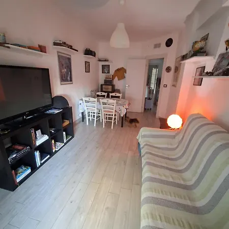 Grand F2 60mq Centre Antibes, Proche Plages, Commerces, 2 Balcons, Parking, Train, Bus, Deco Vintage, Pet Friendly Apartamento *