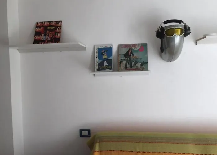 Apartment Grand F2 60mq Centre Antibes, Proche Plages, Commerces, 2 Balcons, Parking, Train, Bus, Deco Vintage, Pet Friendly Antibes