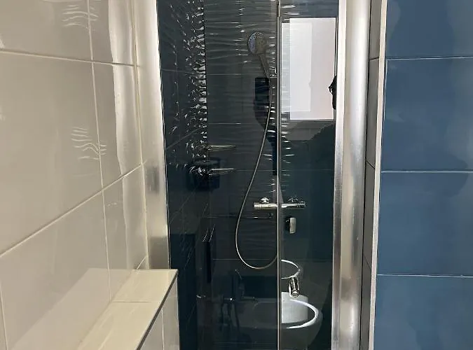 Grand F2 60mq Centre Antibes, Proche Plages, Commerces, 2 Balcons, Parking, Train, Bus, Deco Vintage, Pet Friendly Apartment Antibes