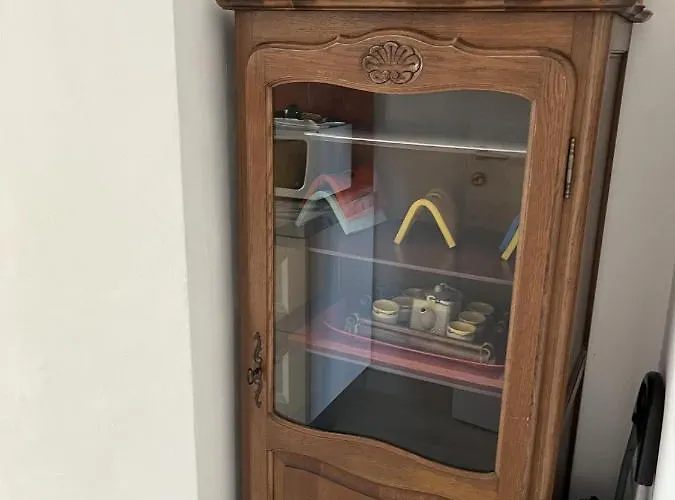 Grand F2 60mq Centre Antibes, Proche Plages, Commerces, 2 Balcons, Parking, Train, Bus, Deco Vintage, Pet Friendly Apartment *