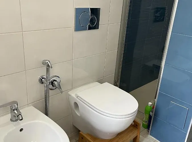 Grand F2 Antibes: Vintage Charm, Proximity & Pet-friendly