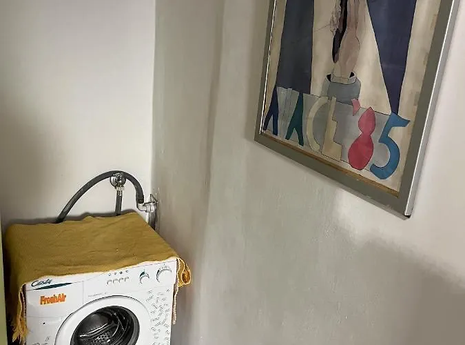 Grand F2 Antibes: Vintage Charm, Proximity & Pet-friendly Apartment *